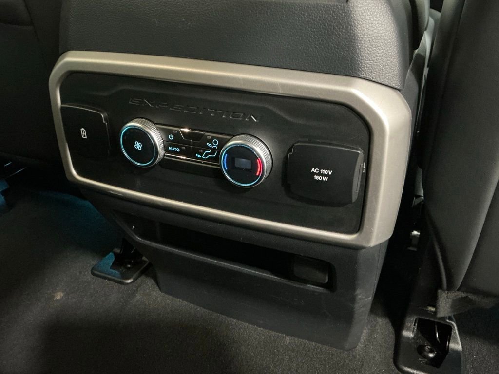 Used 2024 Ford Expedition XLT image 32