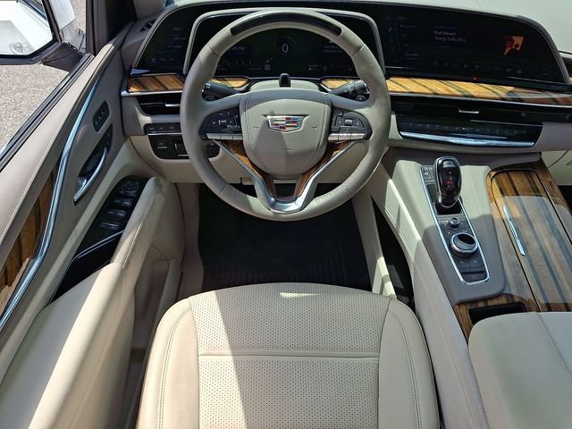 Used 2021 Cadillac Escalade Premium Luxury Platinum w/ Heavy-Duty Trailer Package AWD/4WD image 11