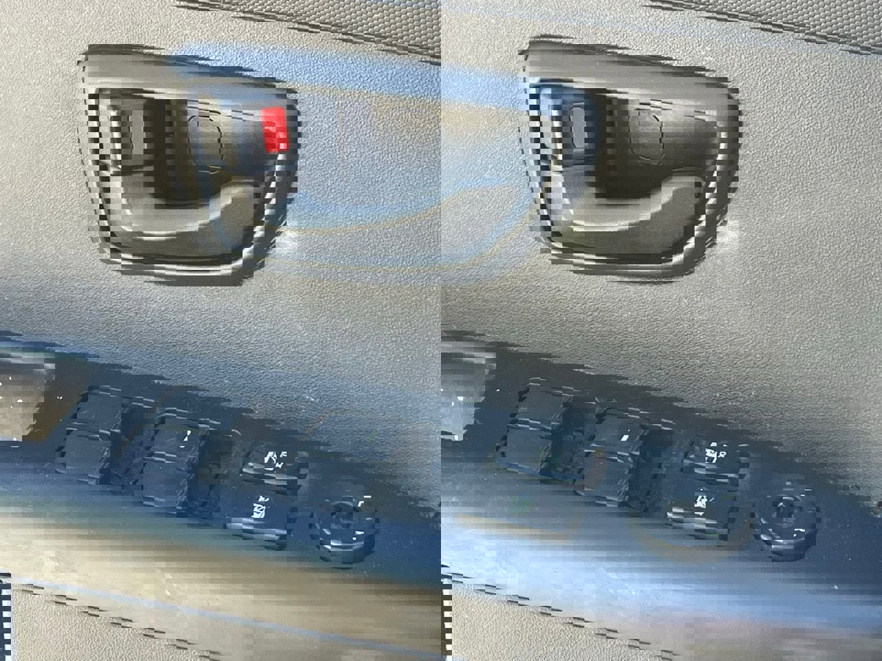 Used 2010 Kia Soul + w/ Audio Pkg image 10