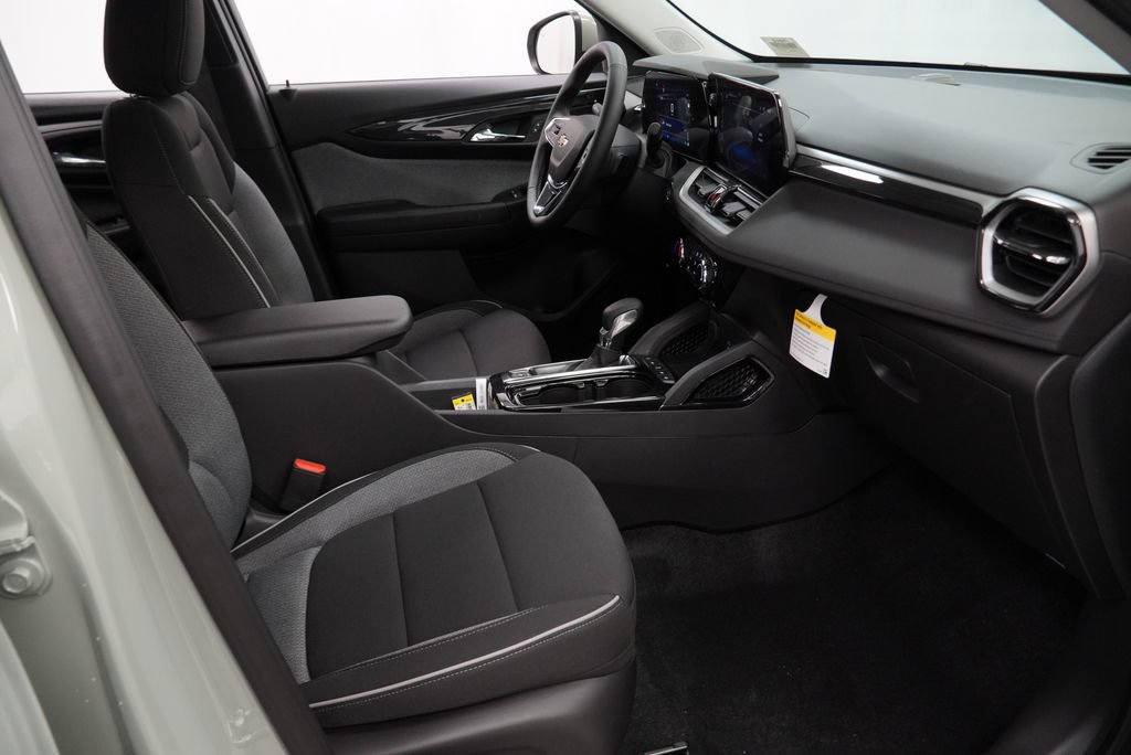 New 2026 Chevrolet TrailBlazer LT w/ LT Cold Weather Package FWD image 29