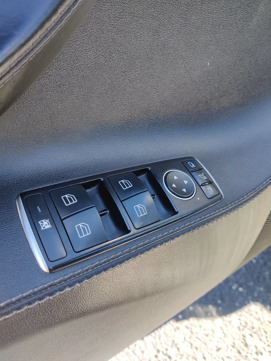 Used 2015 Tesla Model S 85D AWD/4WD image 32