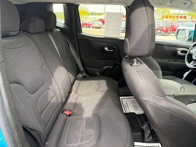Used 2021 Jeep Renegade Latitude AWD/4WD image 17