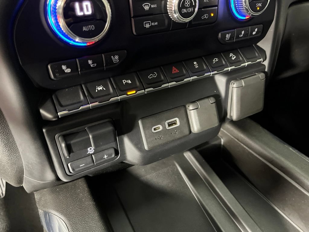 Certified 2022 GMC Sierra 1500 AT4 w/ AT4 Premium Package AWD/4WD image 32