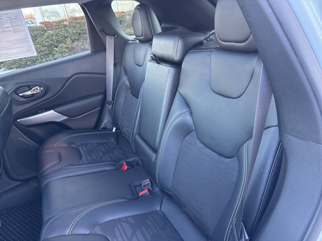 Used 2022 Jeep Cherokee Latitude w/ Sun & Sound Group image 36