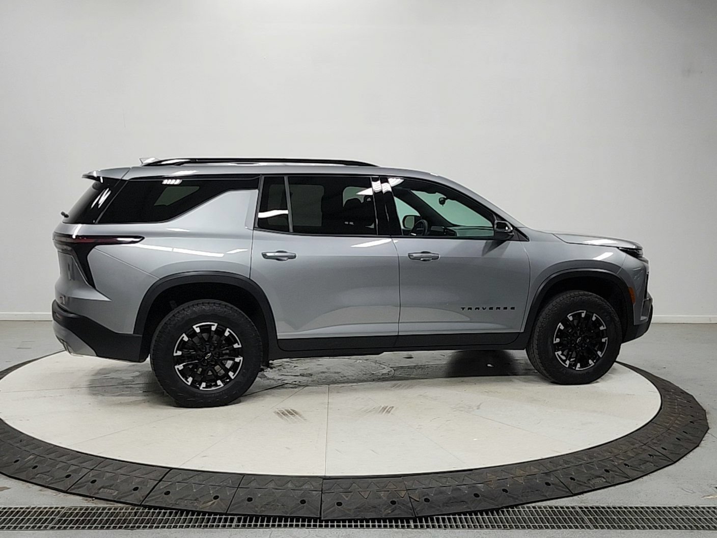 Used 2025 Chevrolet Traverse Z71 AWD/4WD image 8