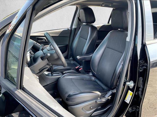 Used 2021 Chevrolet Trax LT FWD image 27