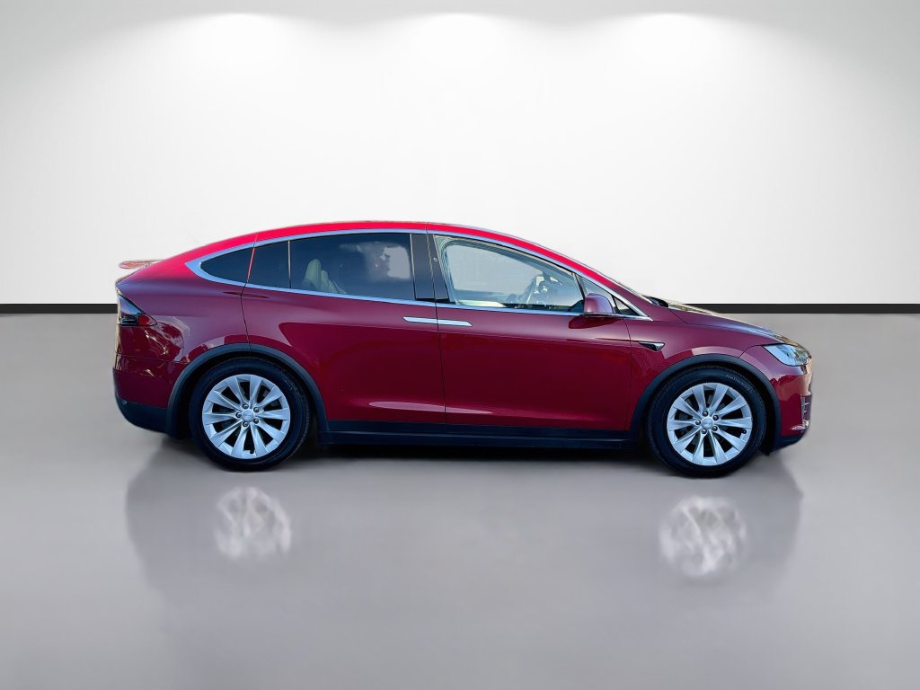 Used 2018 Tesla Model X 100D AWD/4WD image 2