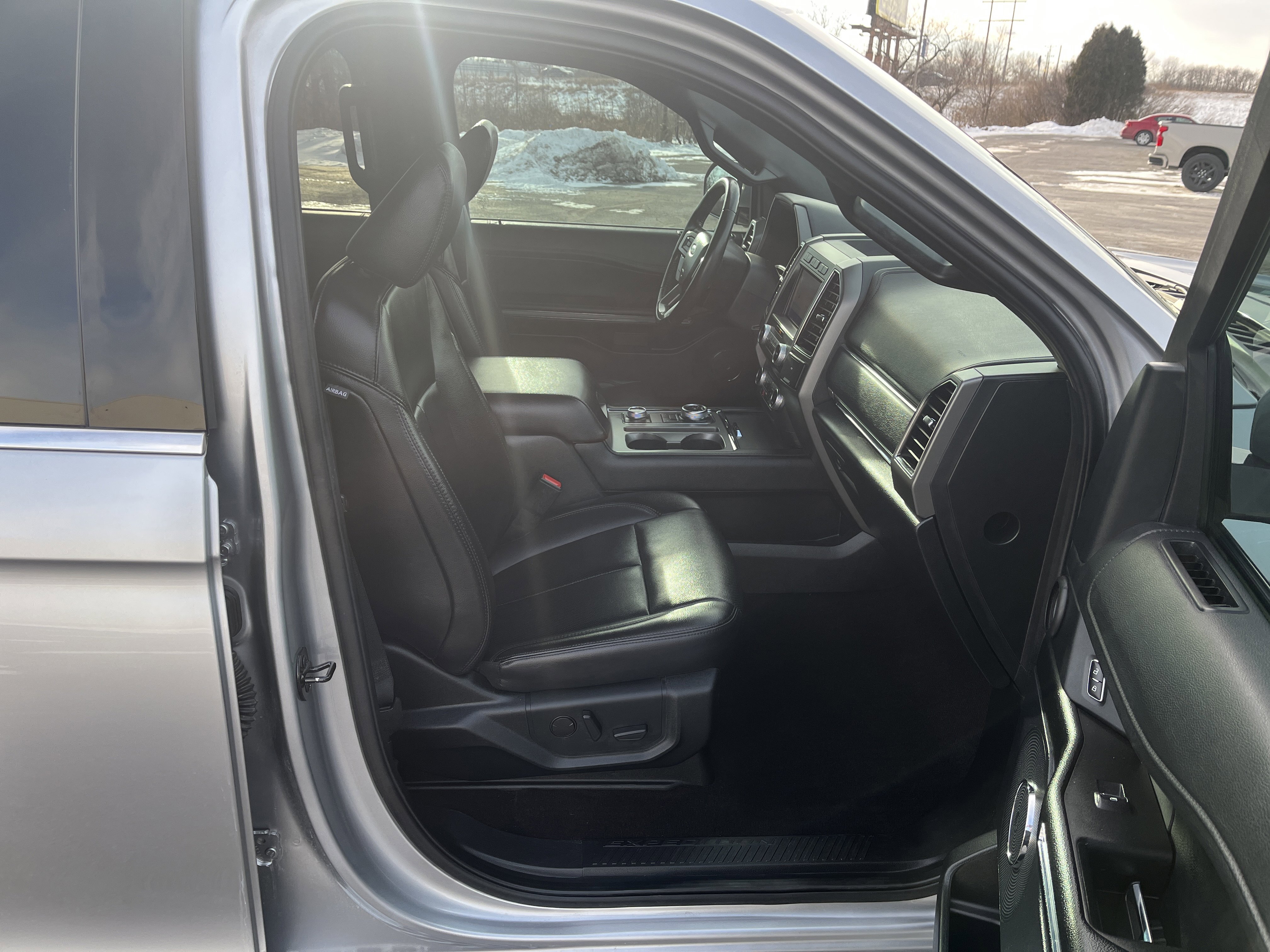 Used 2021 Ford Expedition XLT image 17