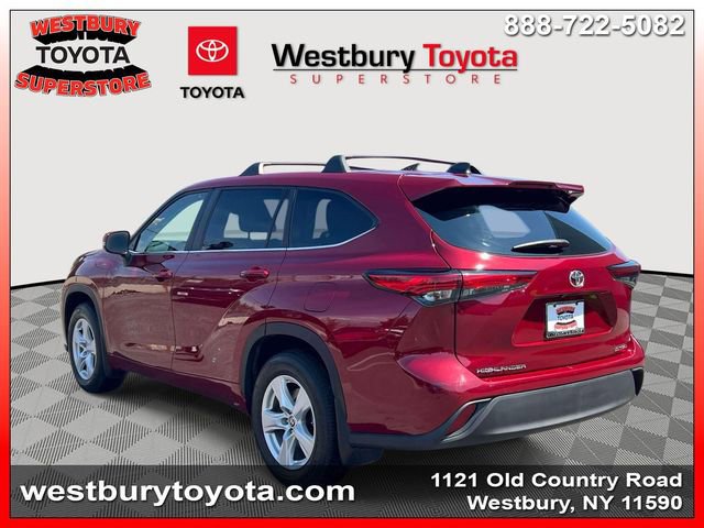 Used 2023 Toyota Highlander LE AWD/4WD image 11