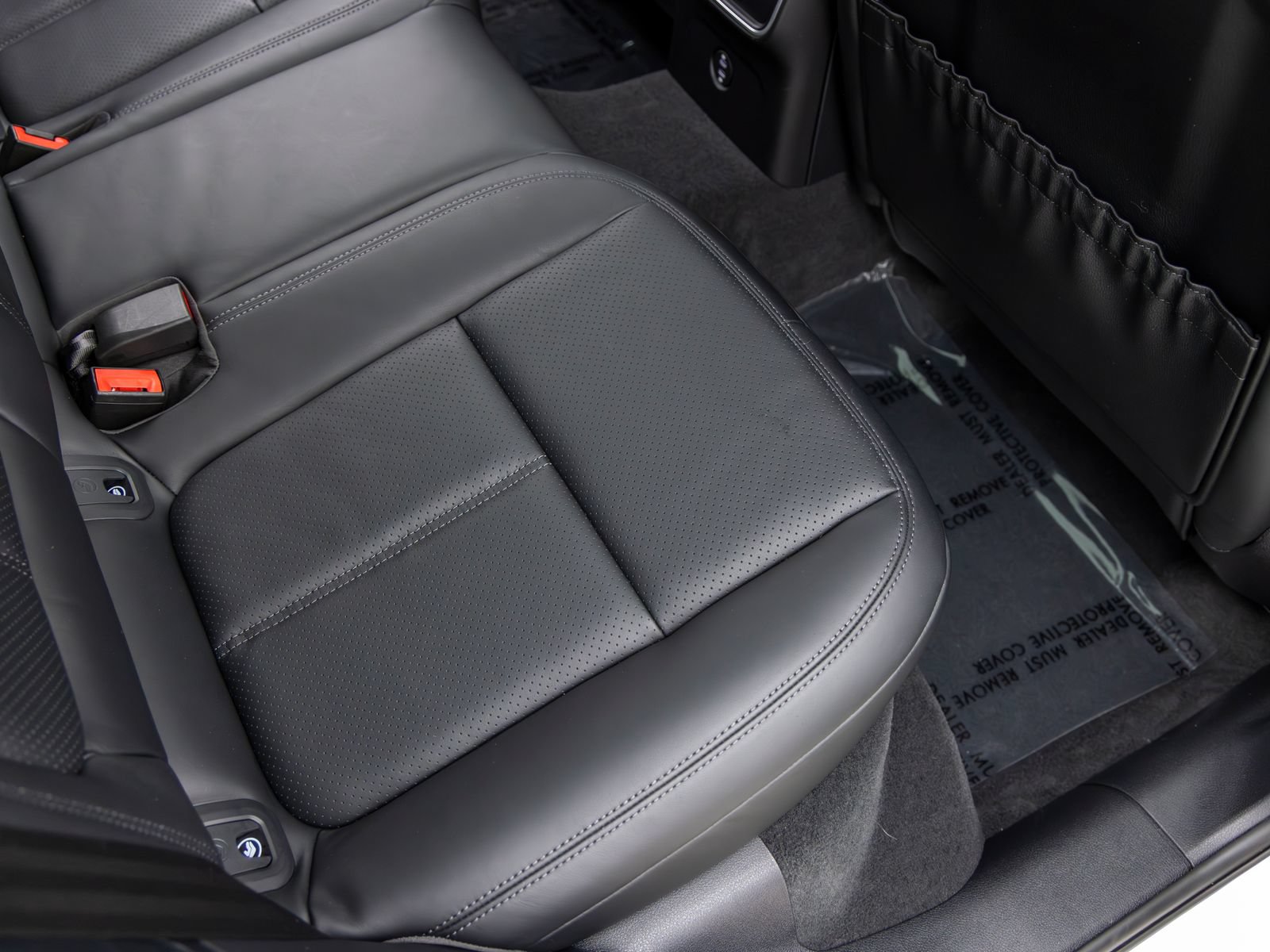 Certified 2026 Porsche Macan AWD/4WD image 51