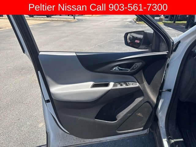 Used 2020 Chevrolet Equinox LS w/ LS Convenience Package FWD image 9