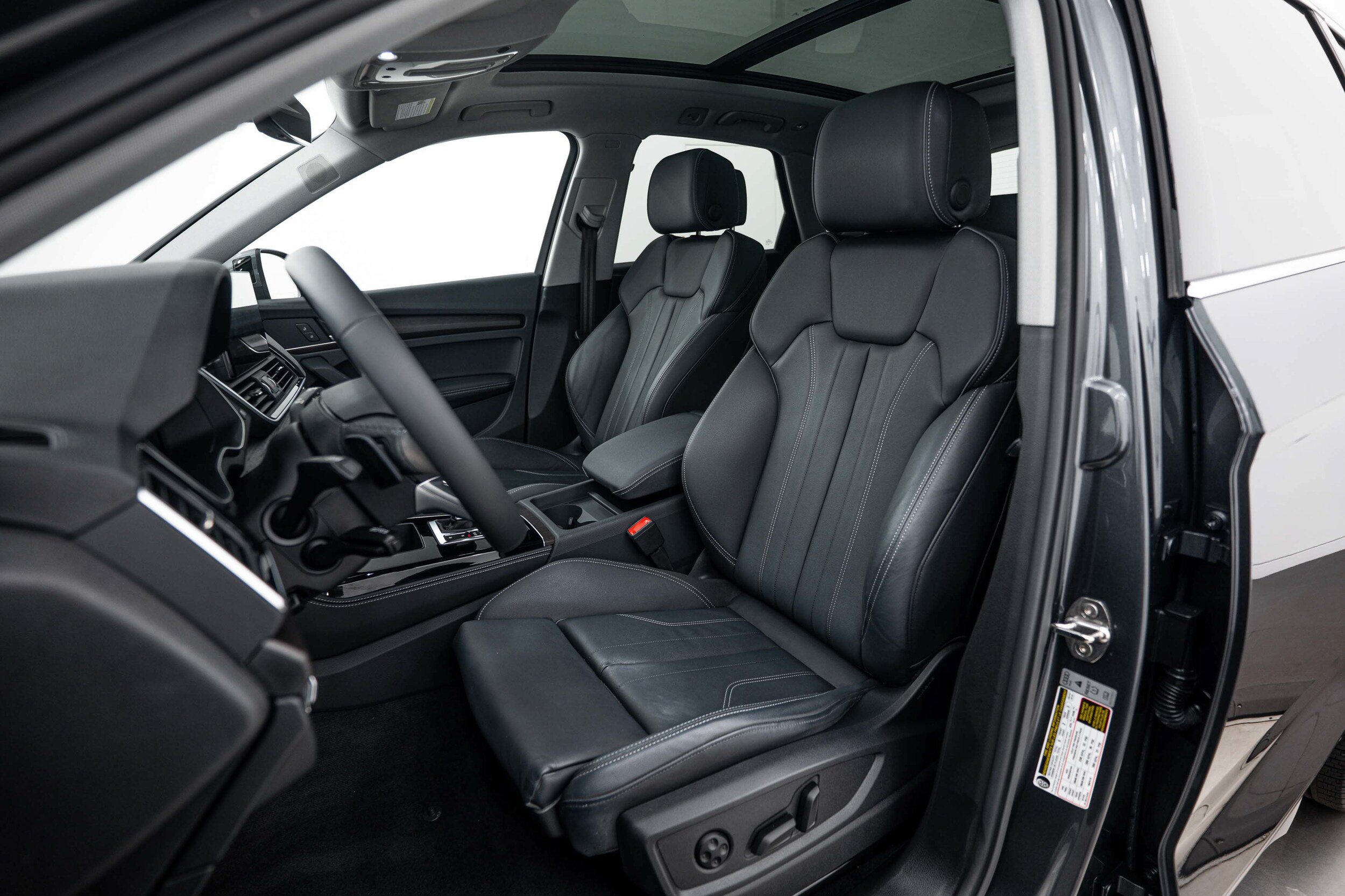 Certified 2024 Audi Q5 2.0T Premium Plus w/ Premium Plus Package AWD/4WD image 16