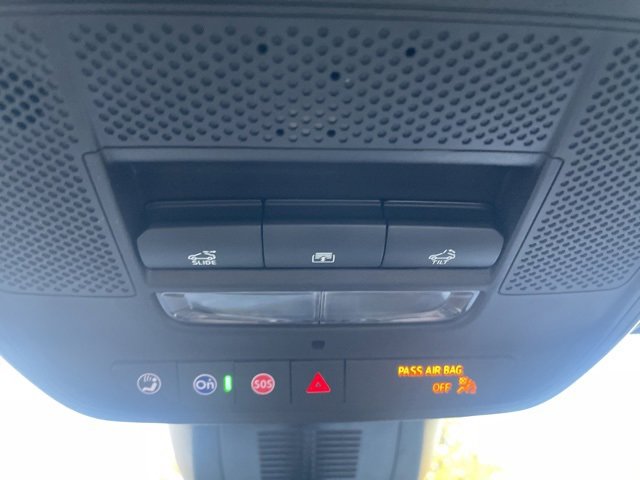Used 2025 Chevrolet Equinox ACTIV w/ Safety and Technology Package image 31