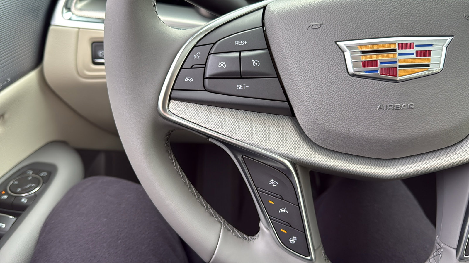 New 2026 Cadillac XT5 Premium Luxury image 16