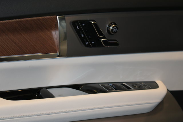 New 2027 Cadillac Vistiq Luxury AWD/4WD image 14
