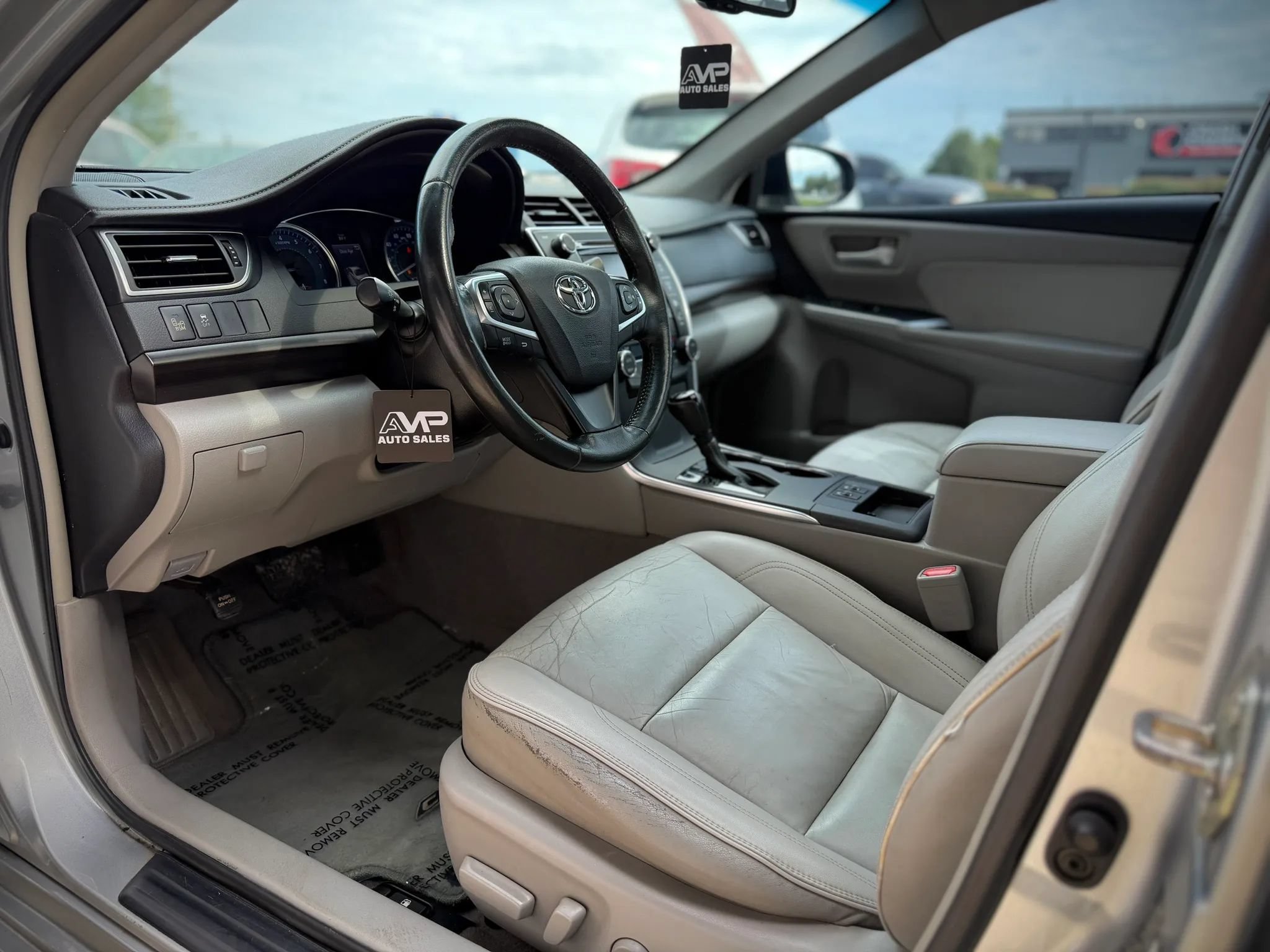 Used 2015 Toyota Camry XLE FWD image 9