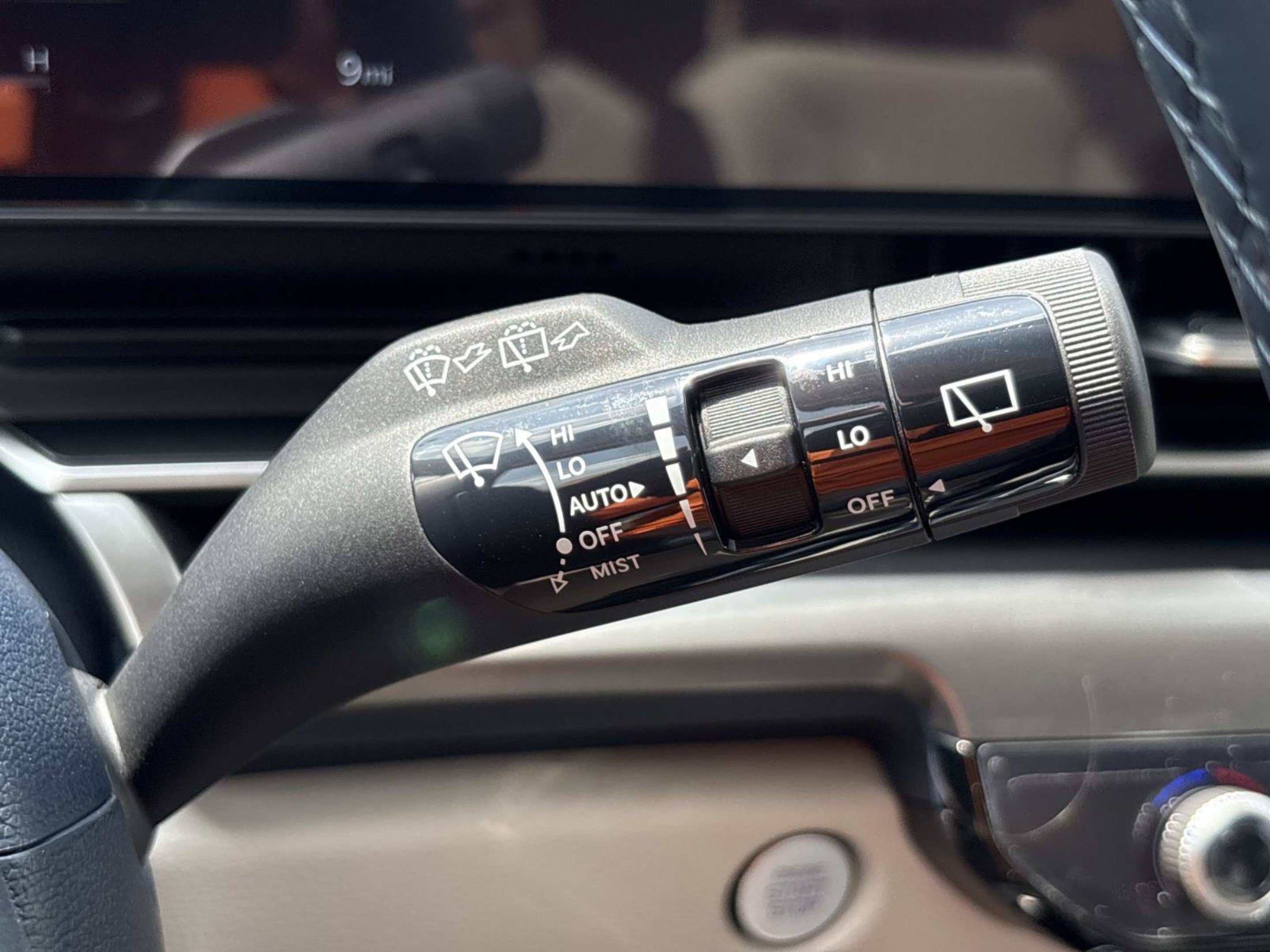New 2027 Kia Carnival SX w/ Dark Edition Package FWD image 28