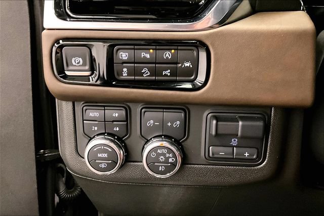 Used 2025 GMC Yukon XL Denali Ultimate w/ LPO, Floor Liner Package AWD/4WD image 40