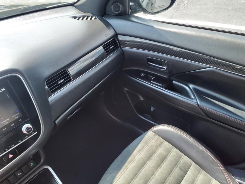 Used 2020 Mitsubishi Outlander LE image 20