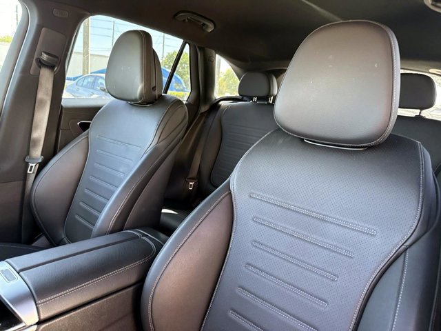 Used 2025 Mercedes-Benz GLC 300 image 21