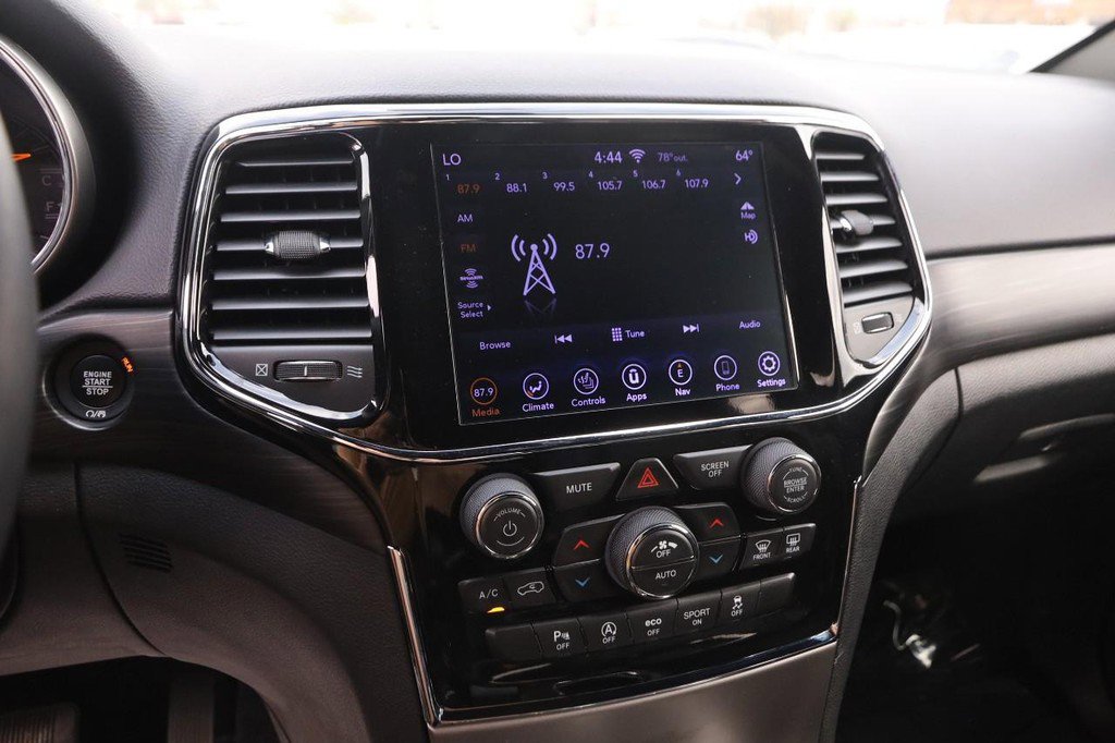 Used 2020 Jeep Grand Cherokee Altitude RWD image 16