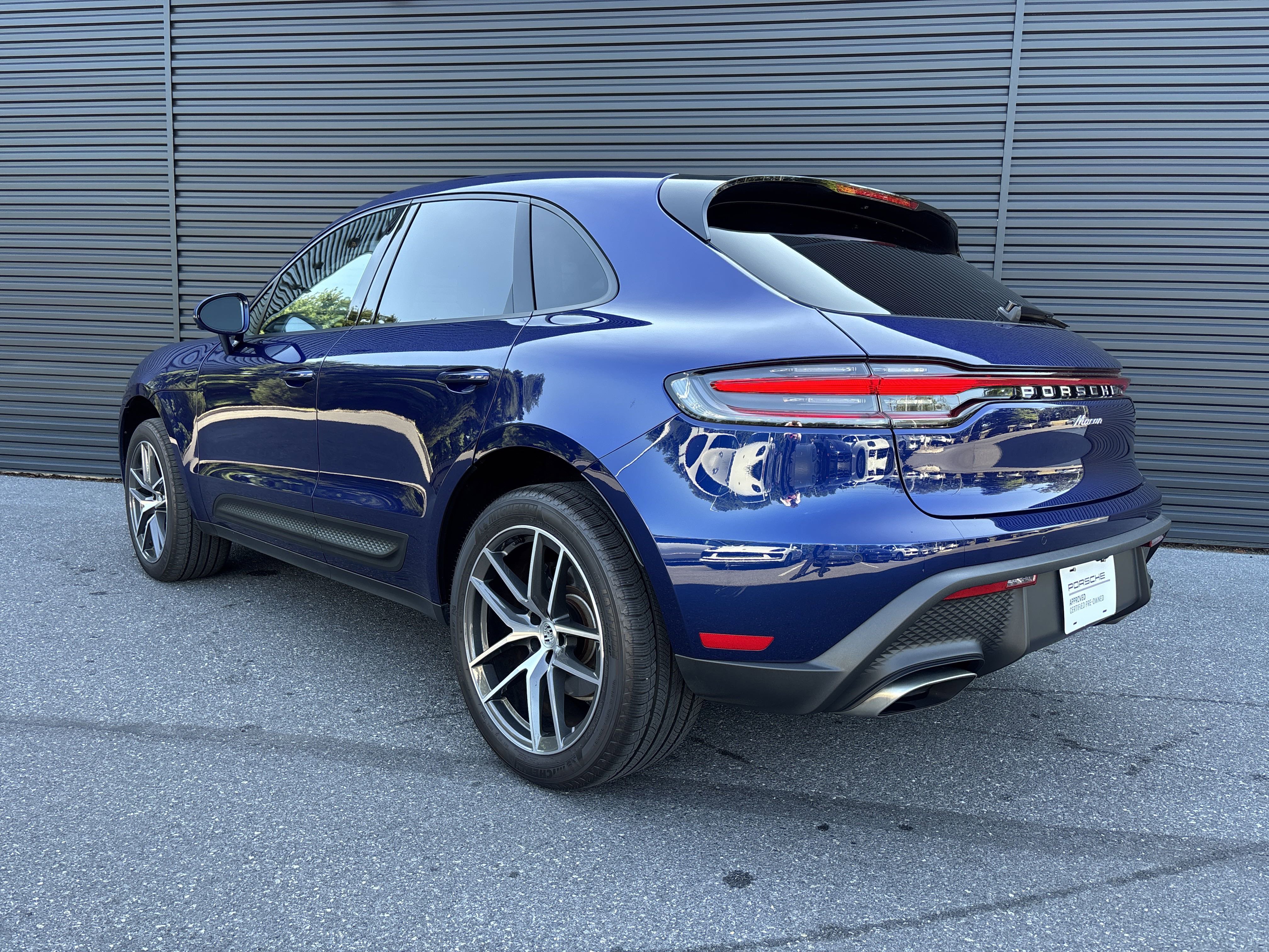 Certified 2025 Porsche Macan image 3