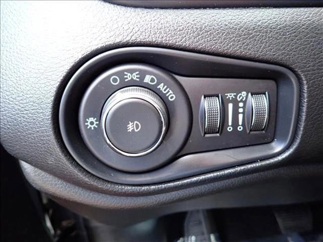 Used 2021 Jeep Renegade Trailhawk w/ Trailer Tow Group AWD/4WD image 15