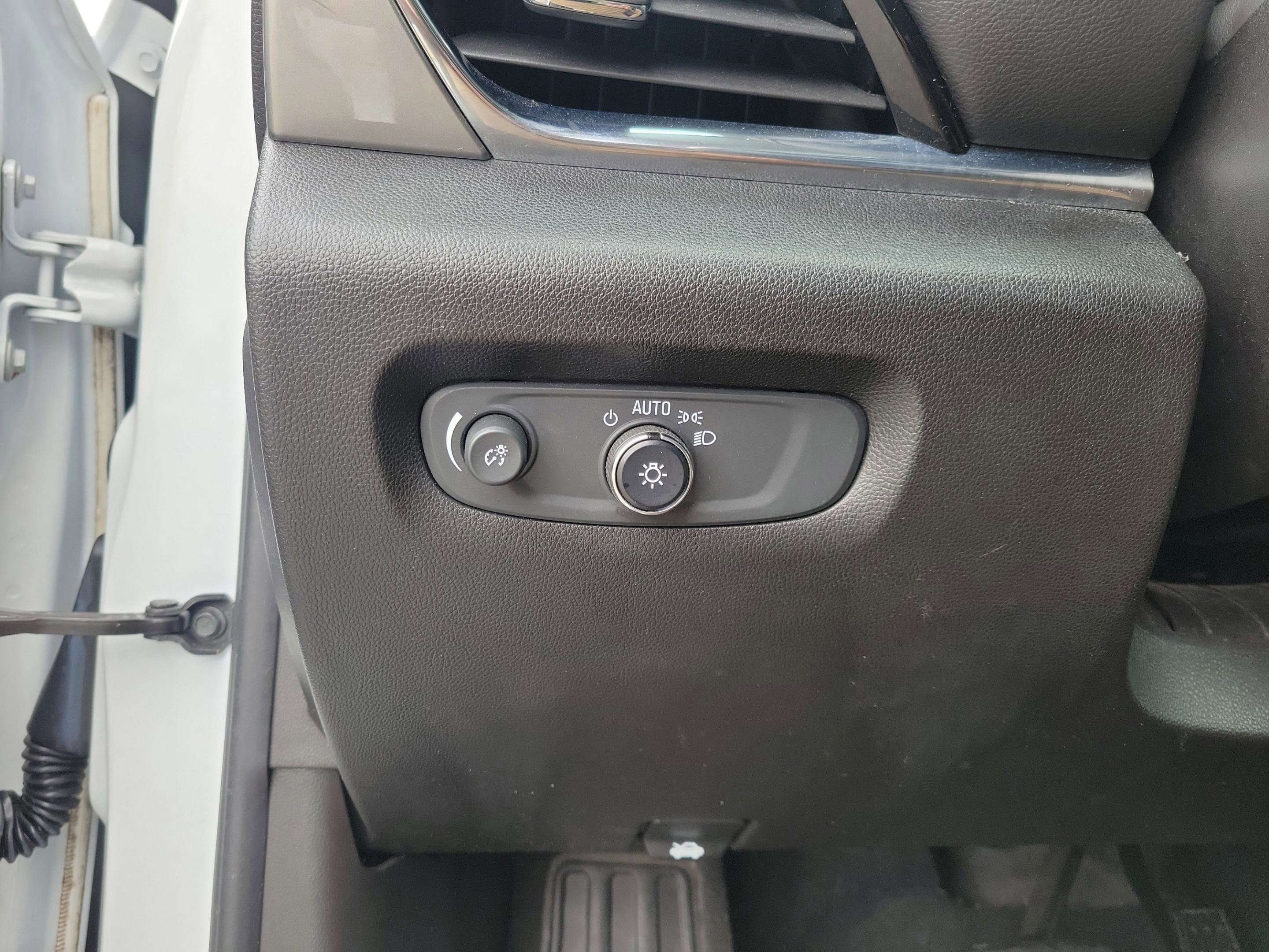 Used 2019 Chevrolet Traverse LS image 11