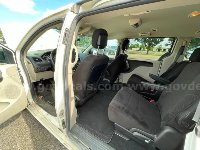 Used 2013 Dodge Grand Caravan SE FWD image 23
