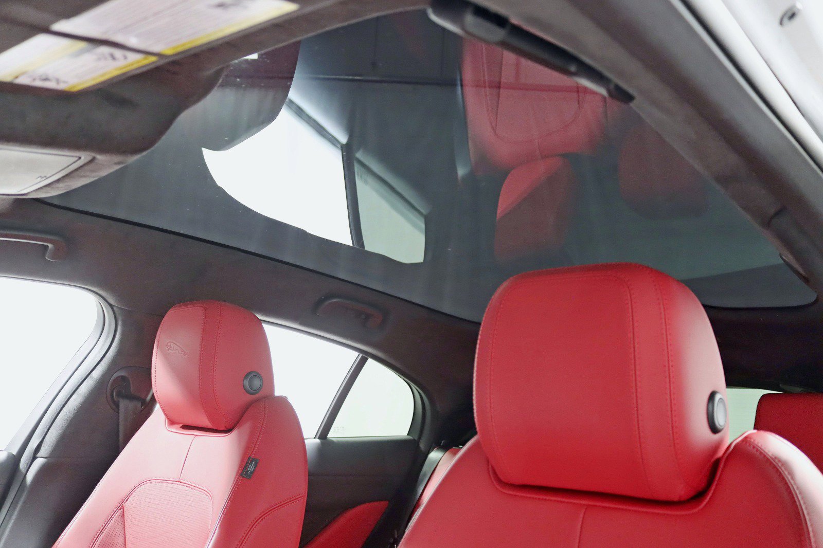 Used 2020 Jaguar I-PACE HSE image 30