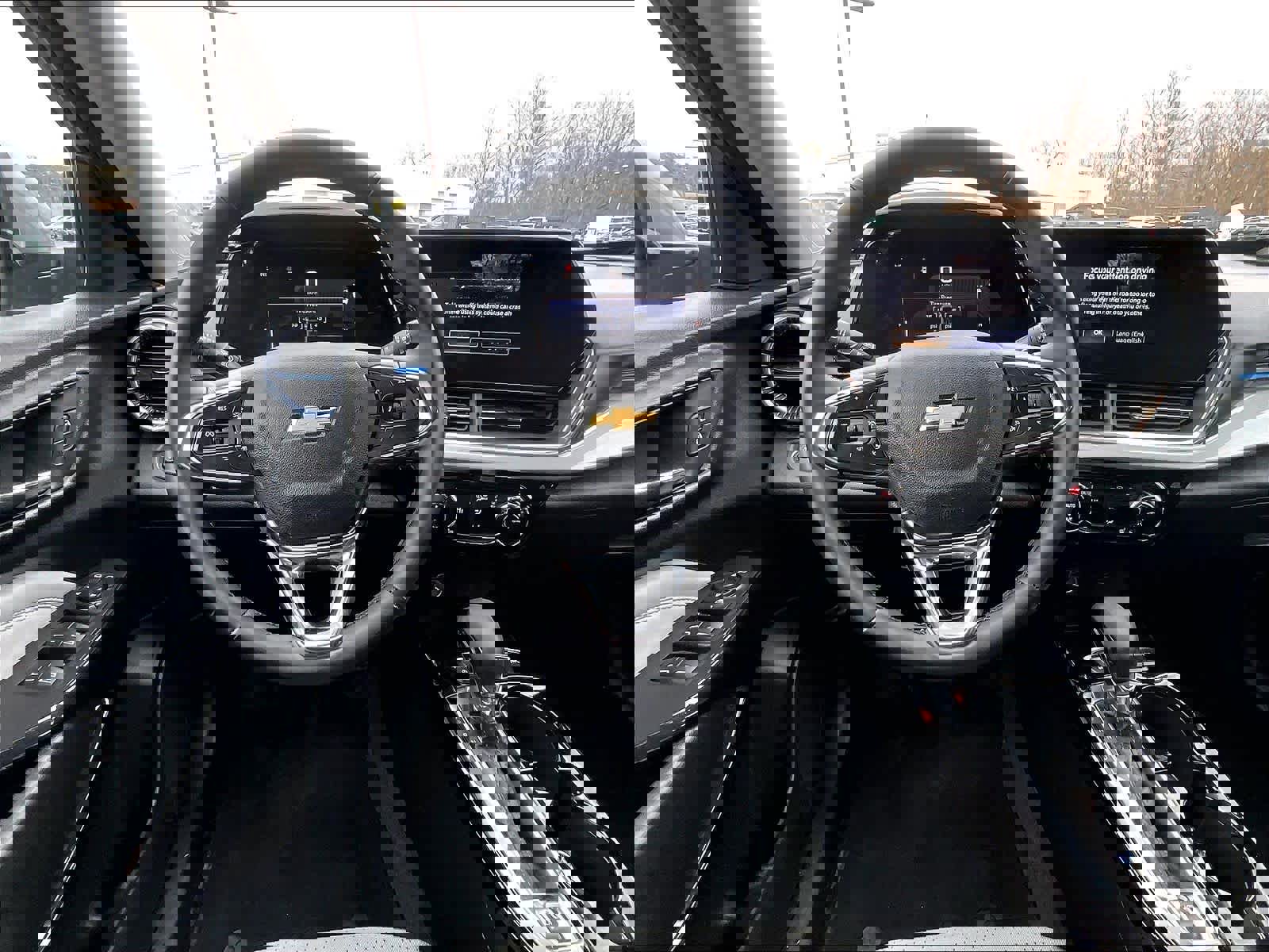 Used 2025 Chevrolet Trax LT w/ LT Convenience Package image 16