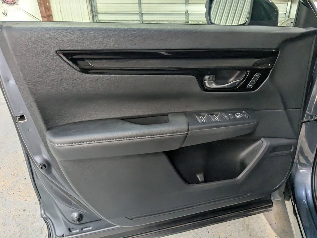 Used 2025 Honda CR-V EX-L image 11