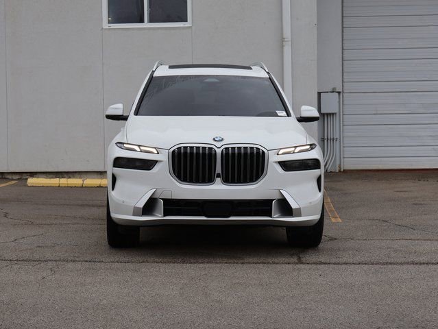 Used 2024 BMW X7 xDrive40i w/ Climate Comfort Package image 2