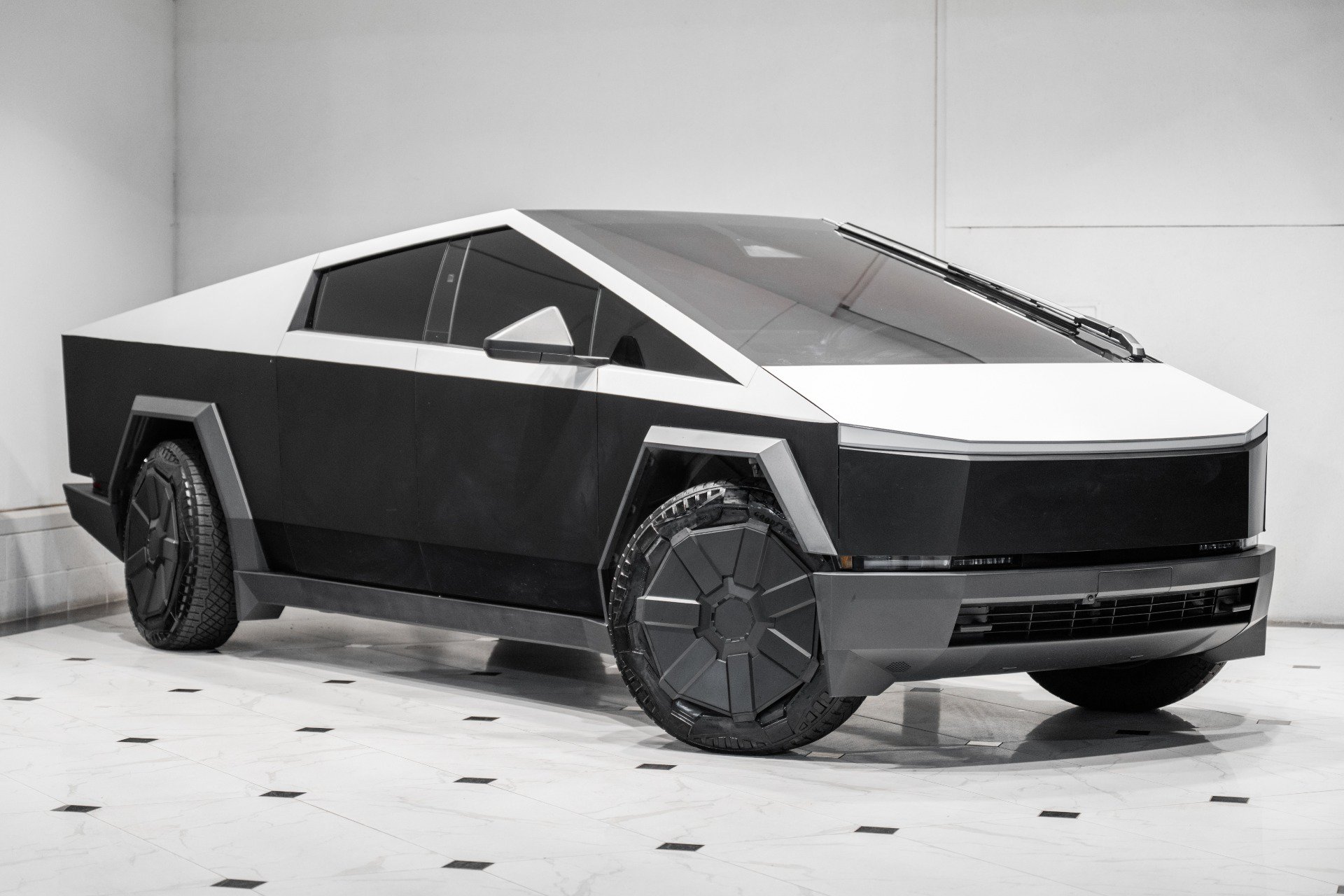 Used 2024 Tesla Cybertruck Cyberbeast AWD/4WD image 1