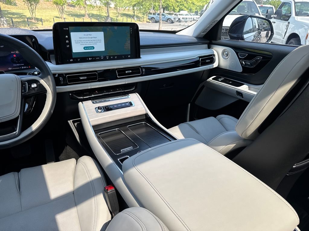 Used 2025 Lincoln Aviator Reserve w/ Equipment Group 201A AWD/4WD image 31