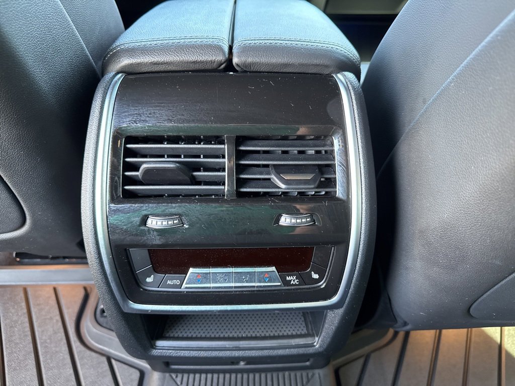 Used 2022 BMW X5 M50i w/ Executive Package image 27