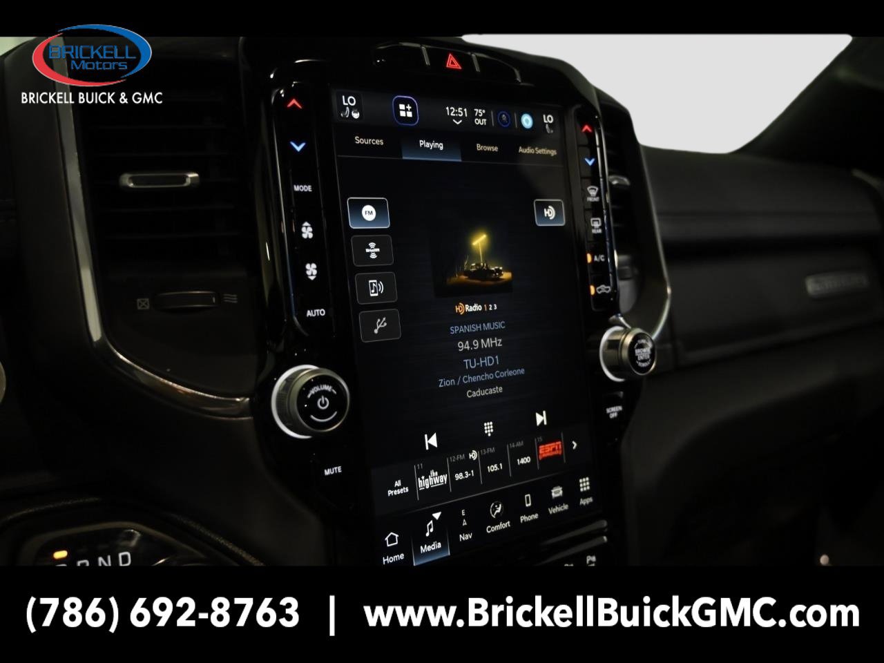 Used 2024 RAM 1500 Laramie AWD/4WD image 33