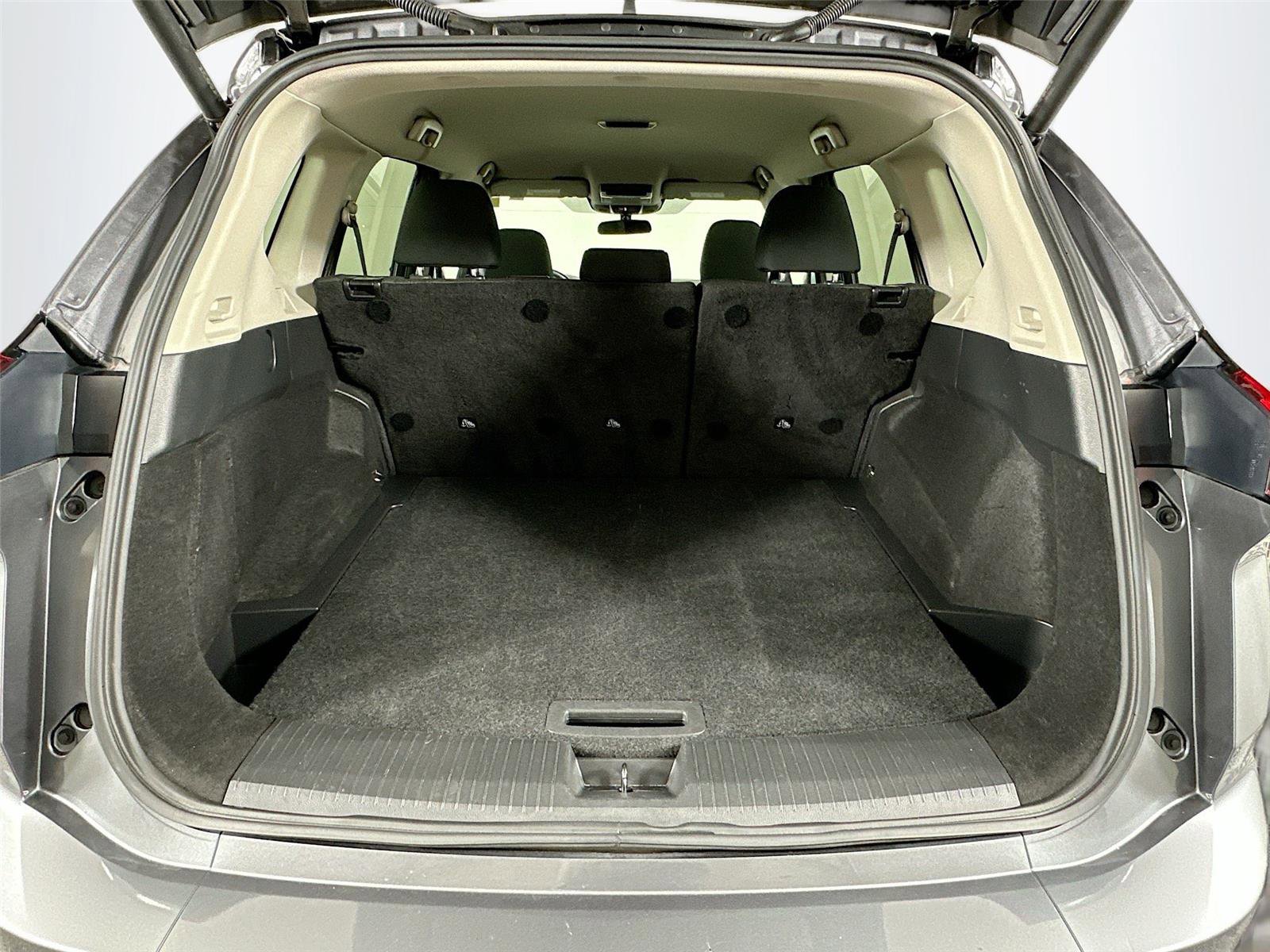 Used 2024 Nissan Rogue SV image 24