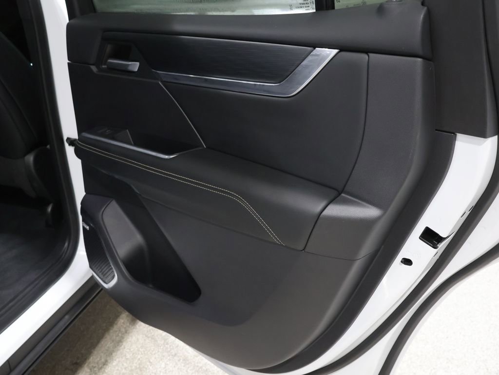 Used 2024 GMC Acadia Elevation image 24