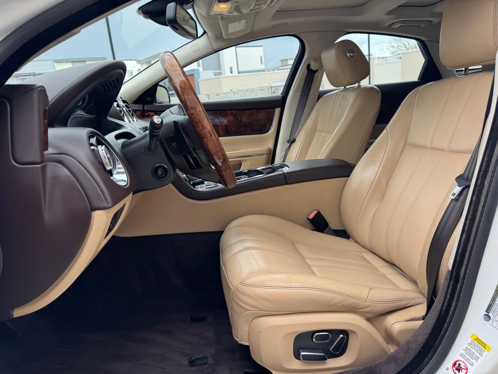 Used 2015 Jaguar XJ AWD image 12