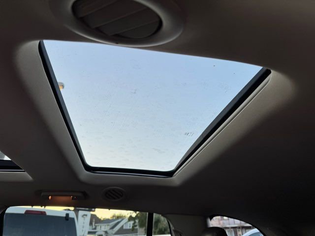 Used 2015 Lincoln MKT AWD w/ Equipment Group 201A image 22