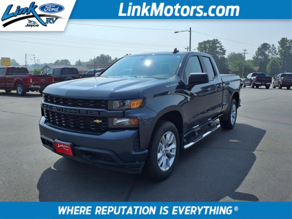 Used 2020 Chevrolet Silverado 1500 Custom w/ Custom Value Package AWD/4WD image 1