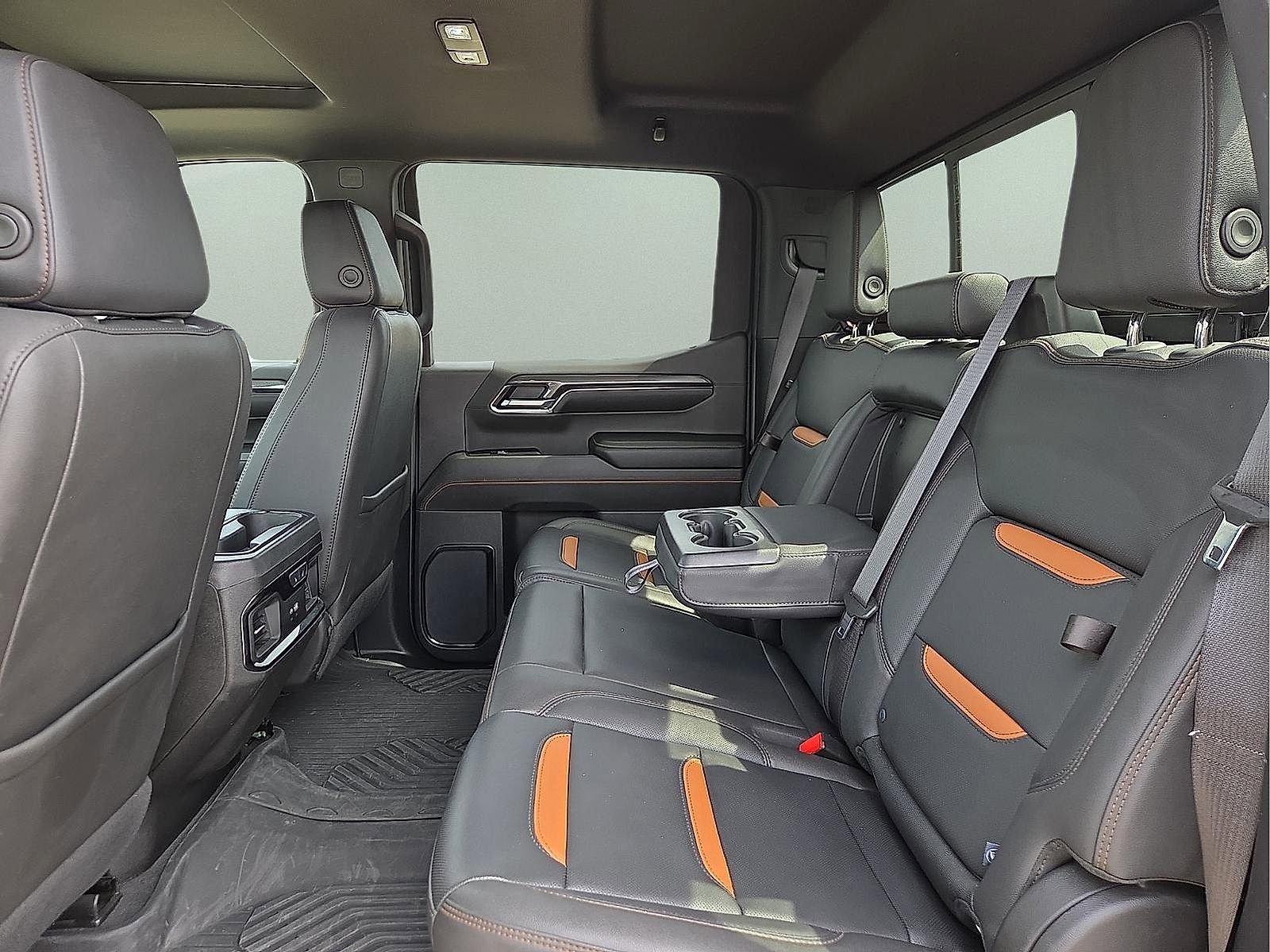 Used 2024 GMC Sierra 1500 AT4 w/ Technology Package image 10