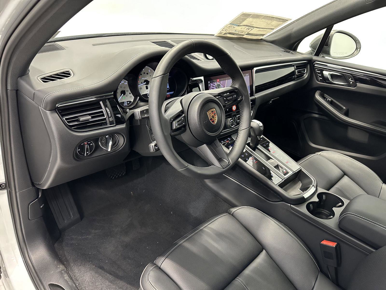 New 2025 Porsche Macan Turbo image 4