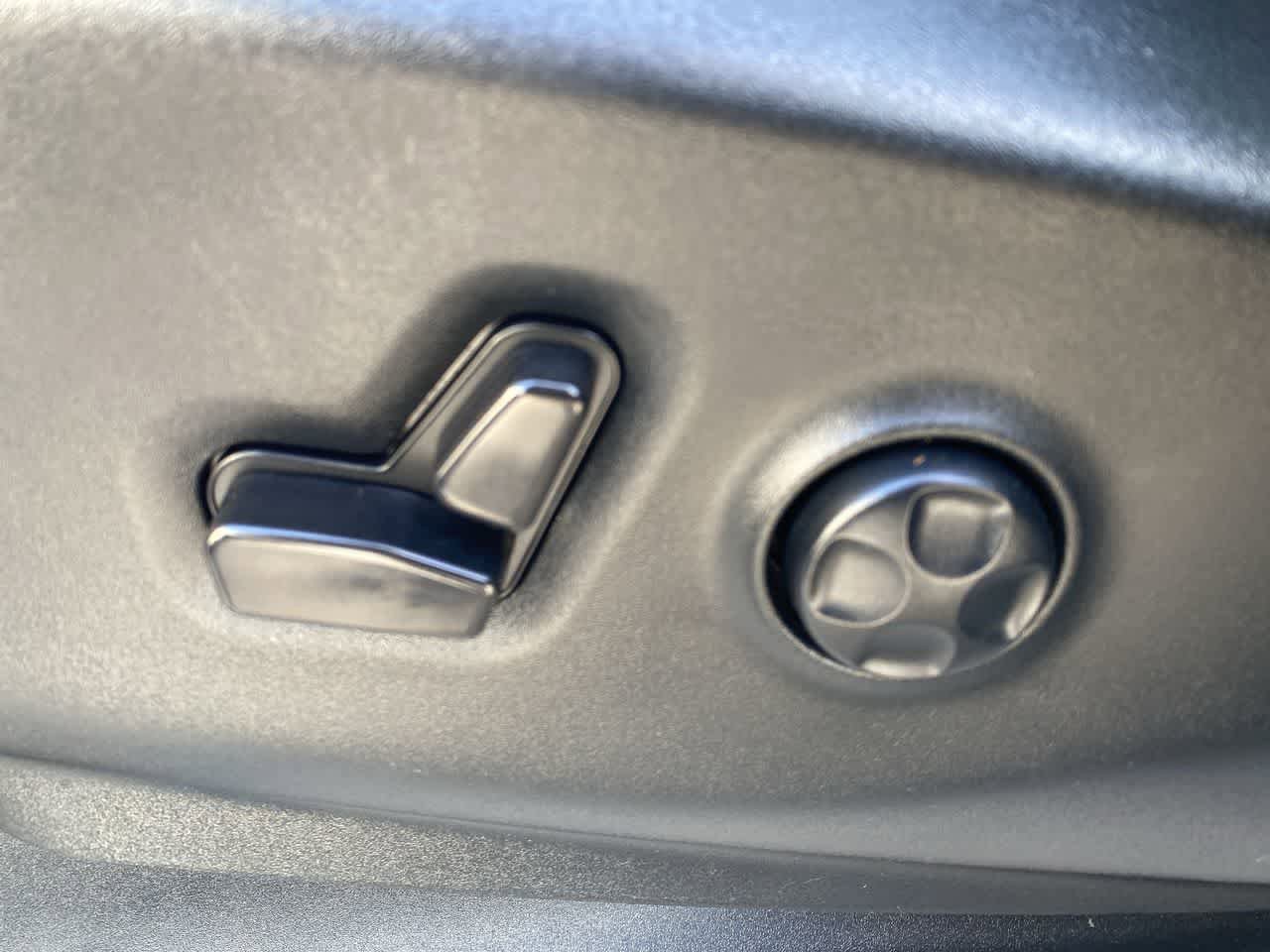 Used 2024 Chrysler Voyager LX FWD image 12