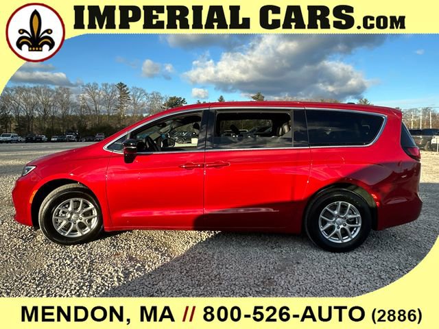 New 2026 Chrysler Pacifica Select image 6