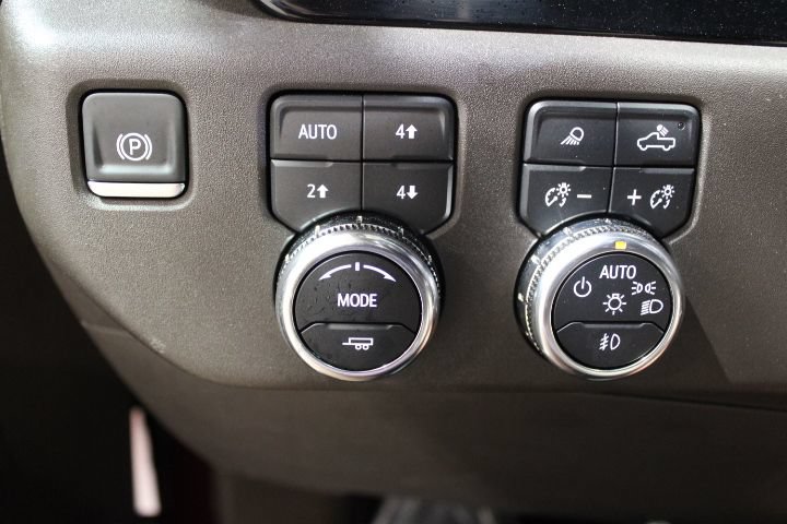 Used 2024 GMC Sierra 1500 SLT w/ SLT Premium Plus Package AWD/4WD image 41