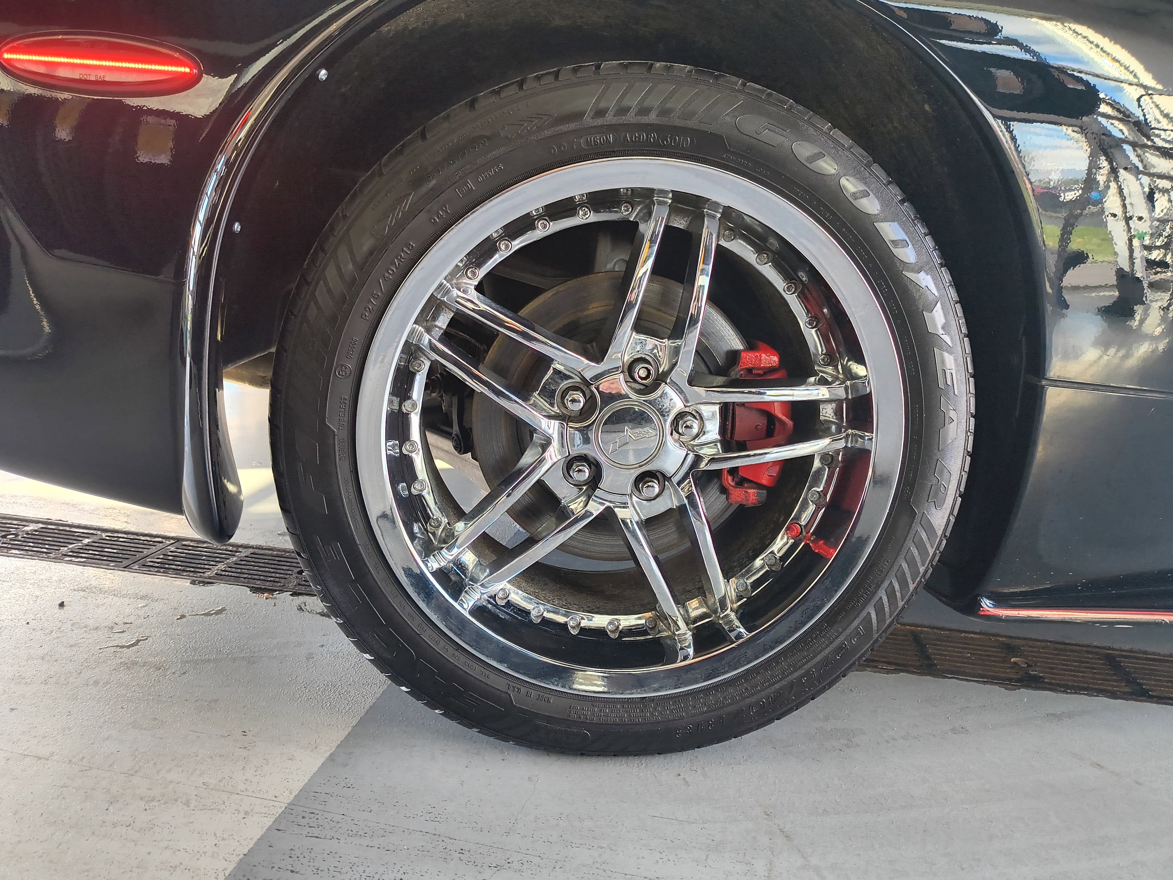 Used 2001 Chevrolet Corvette Convertible w/ Preferred Equipment Group2 image 24