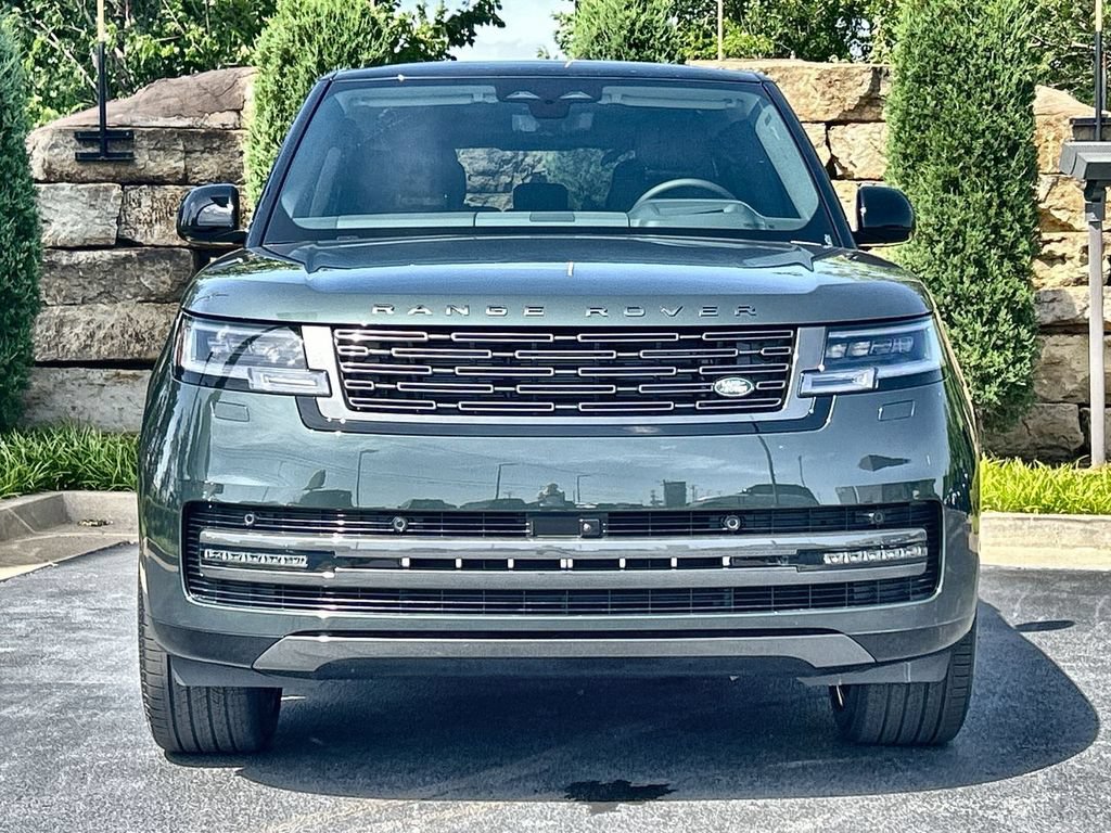 New 2026 Land Rover Range Rover Long Wheelbase SE AWD/4WD image 8