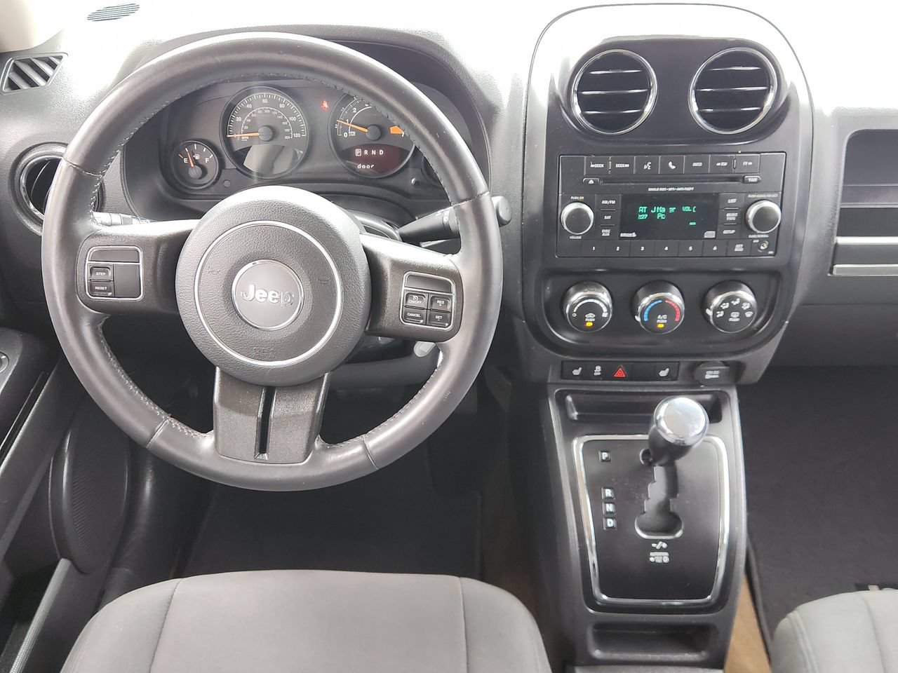 Used 2017 Jeep Patriot Latitude FWD image 23